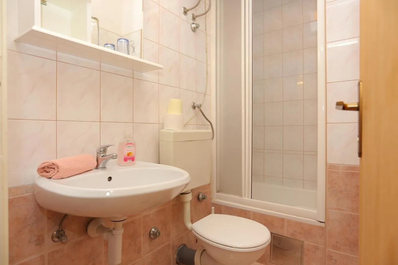Family Friendly Seaside Apartments Kastel Stari, Kastela - 18114