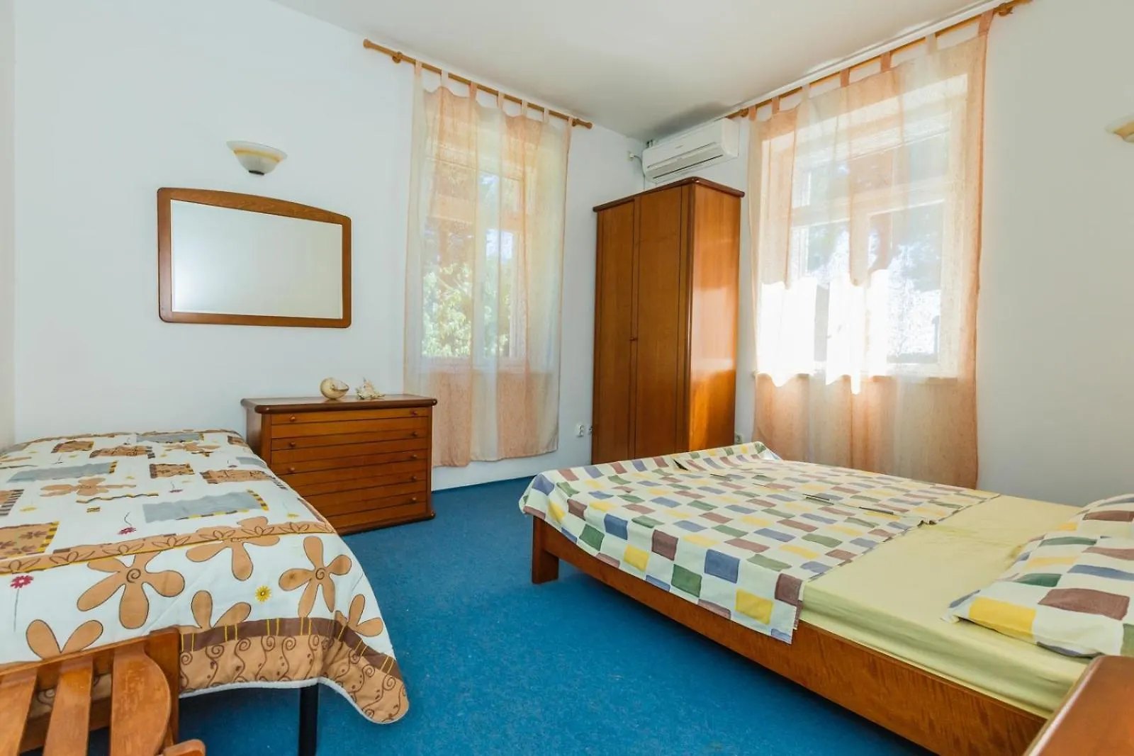 Family Friendly Seaside Apartments Kastel Stari, Kastela - 18114